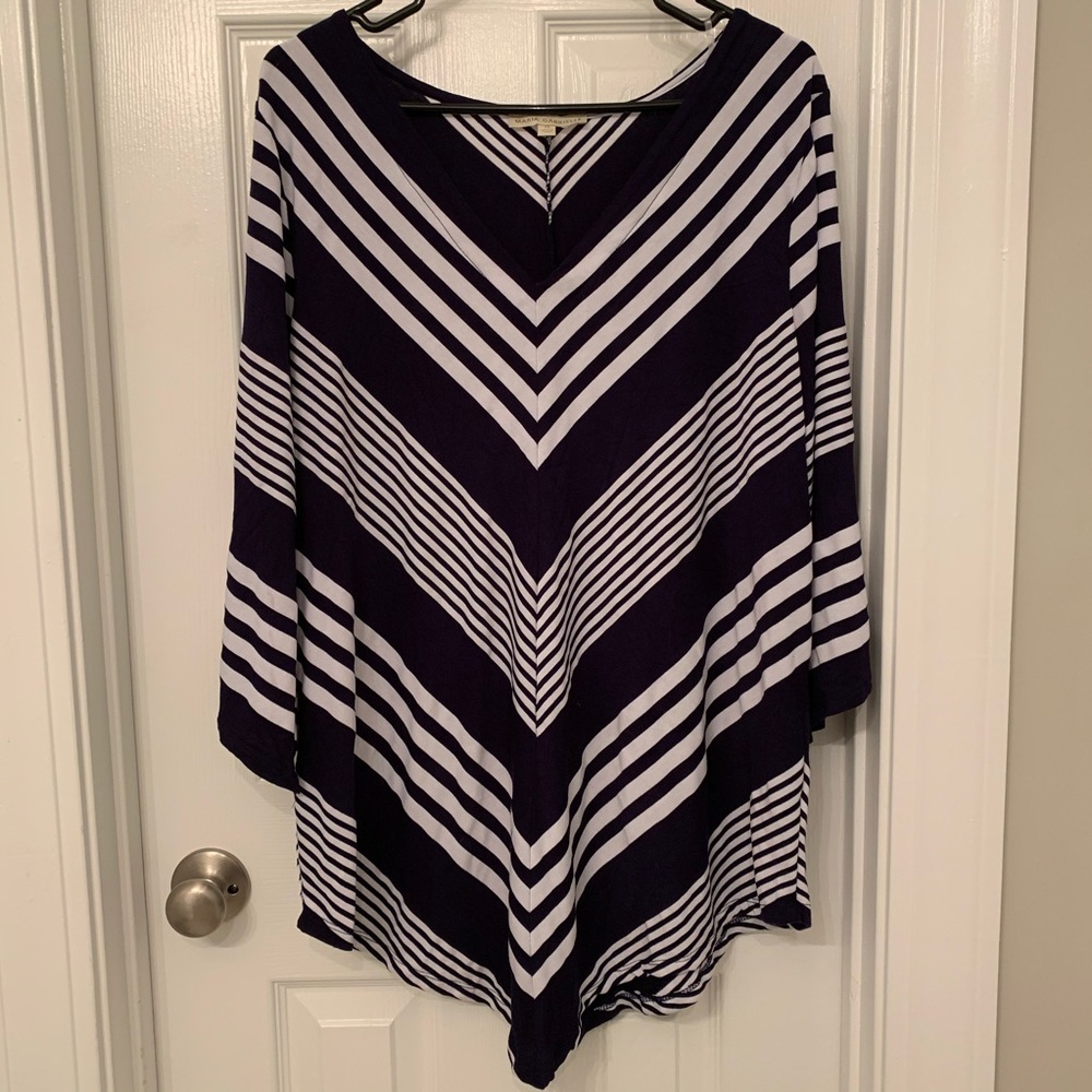 Maria Gabrielle Navy & White Top